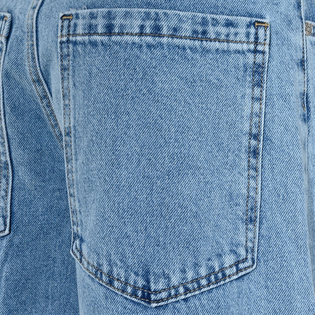 Medium light Blue