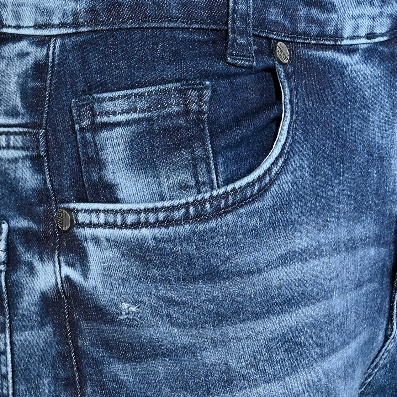 Dark Blue destr