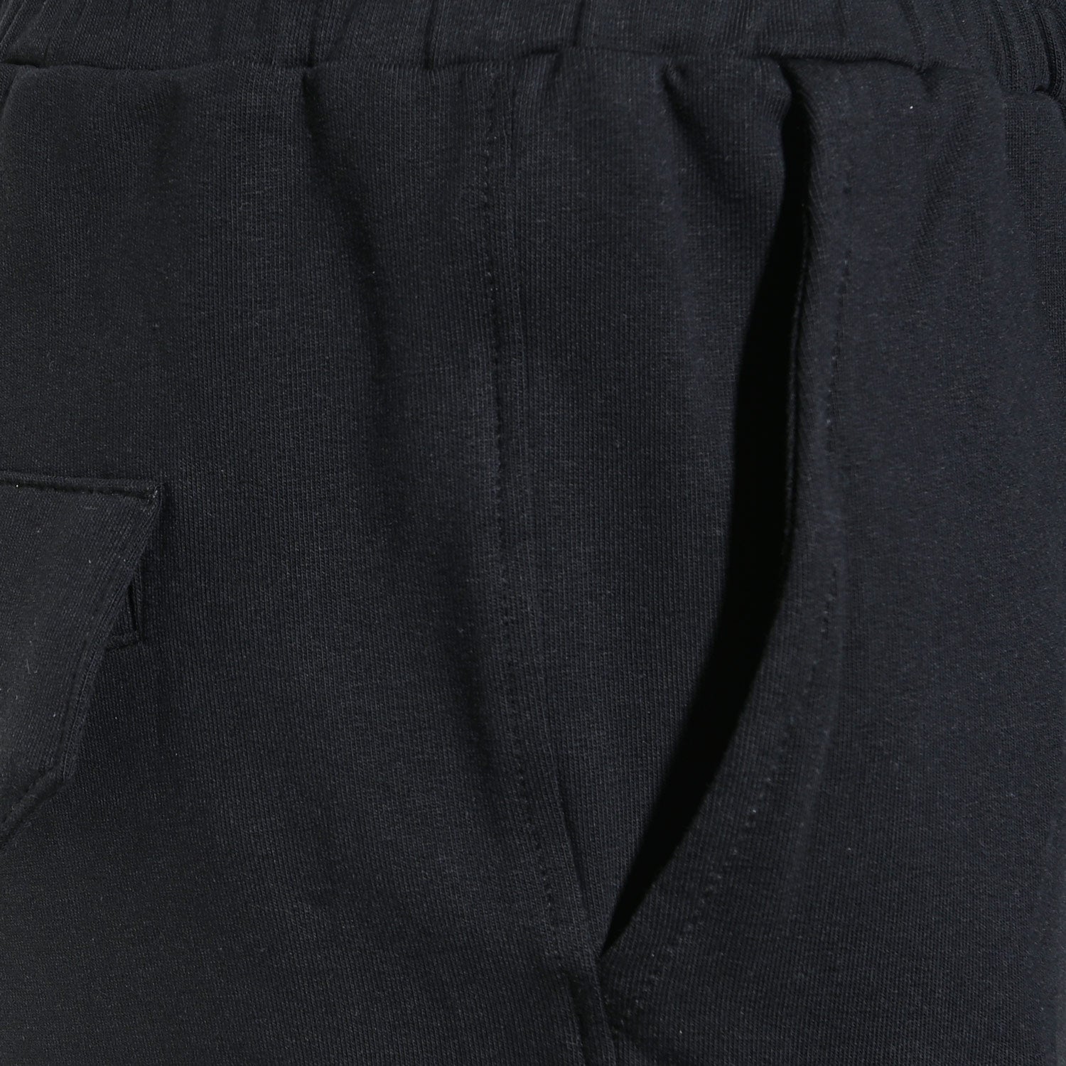 Schwarz