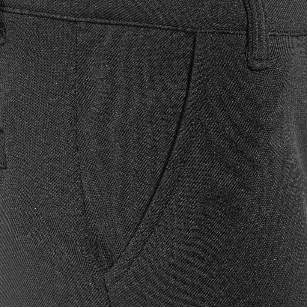 Schwarz