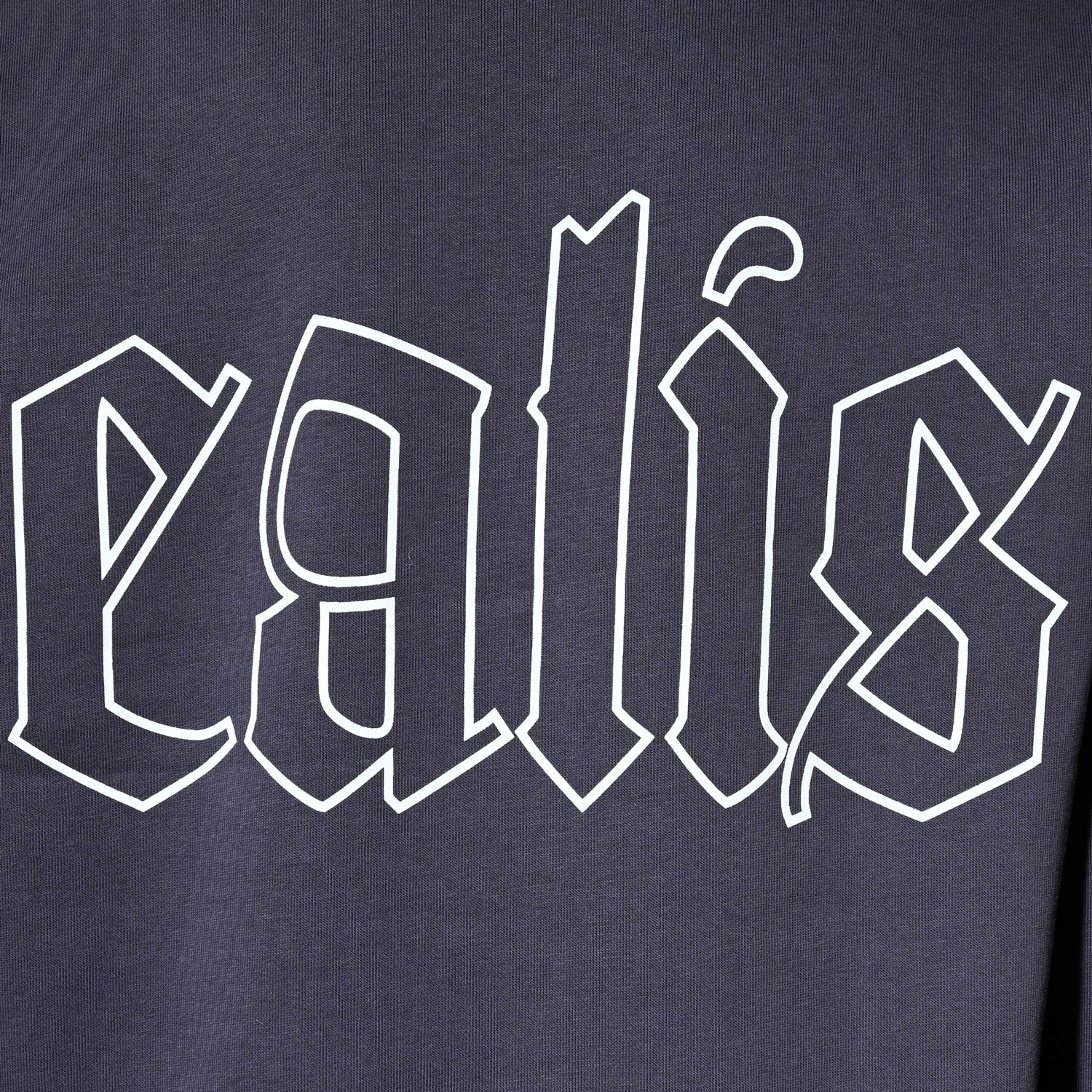 Schwarzlila