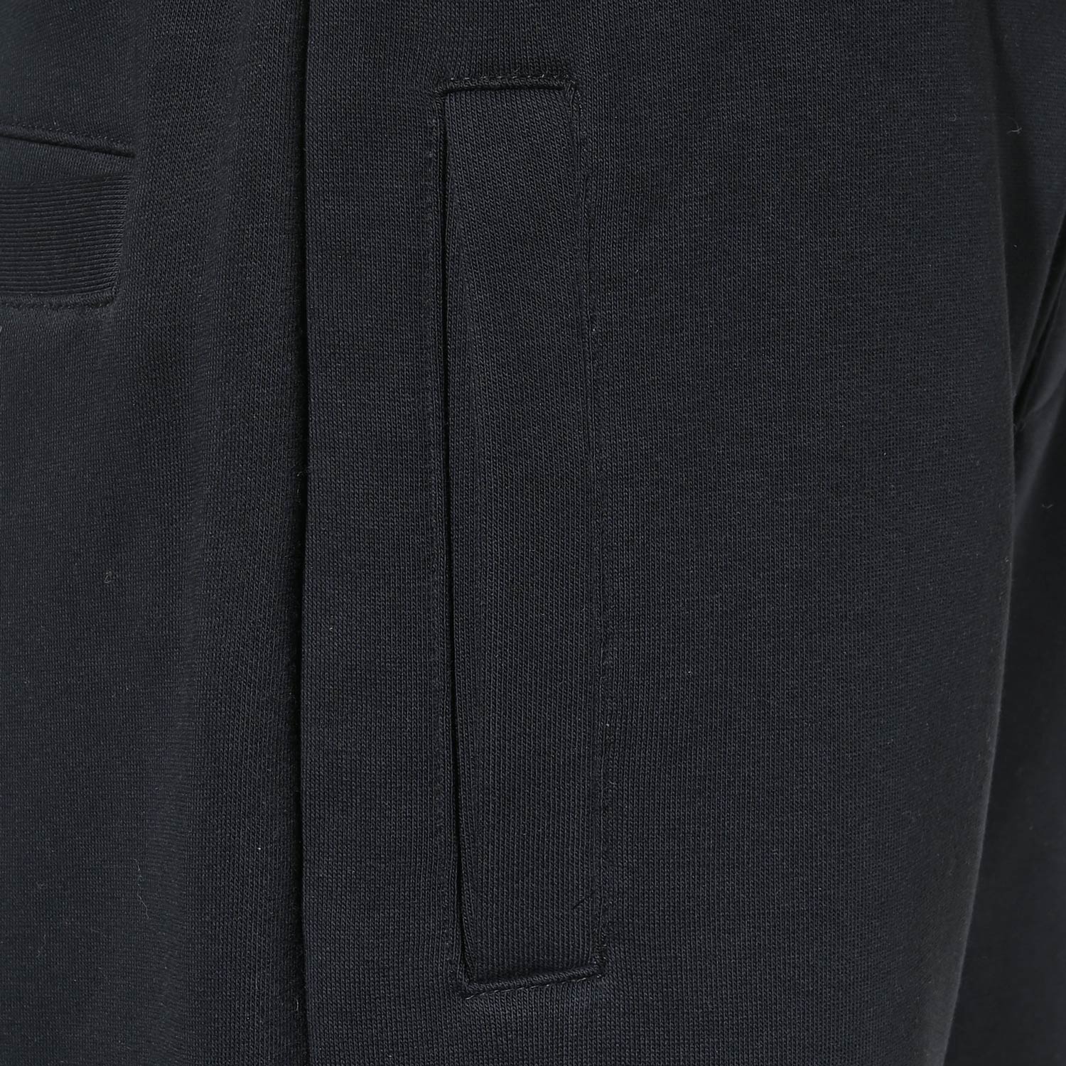 Schwarz